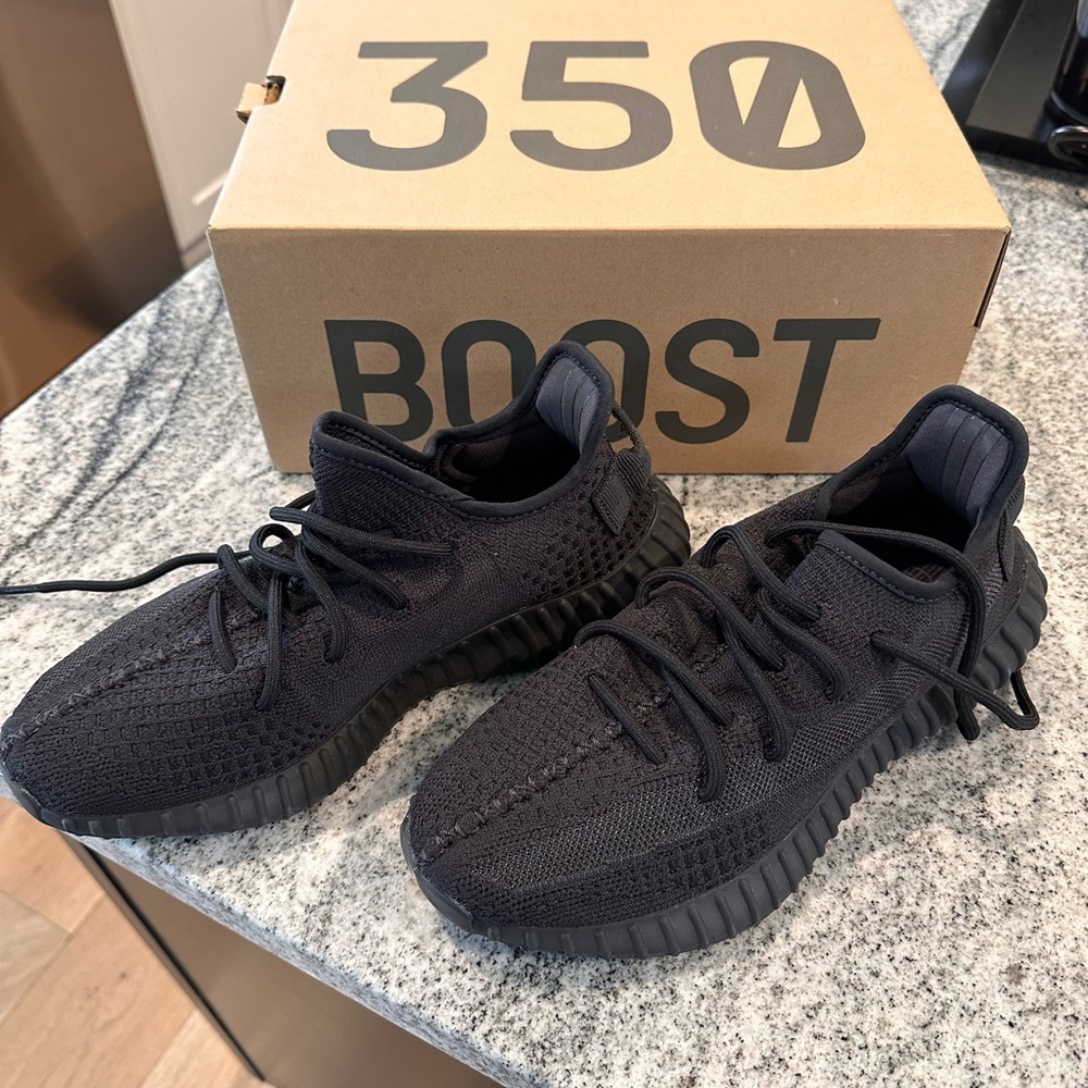 Adidas YeezyBoost 350 V2